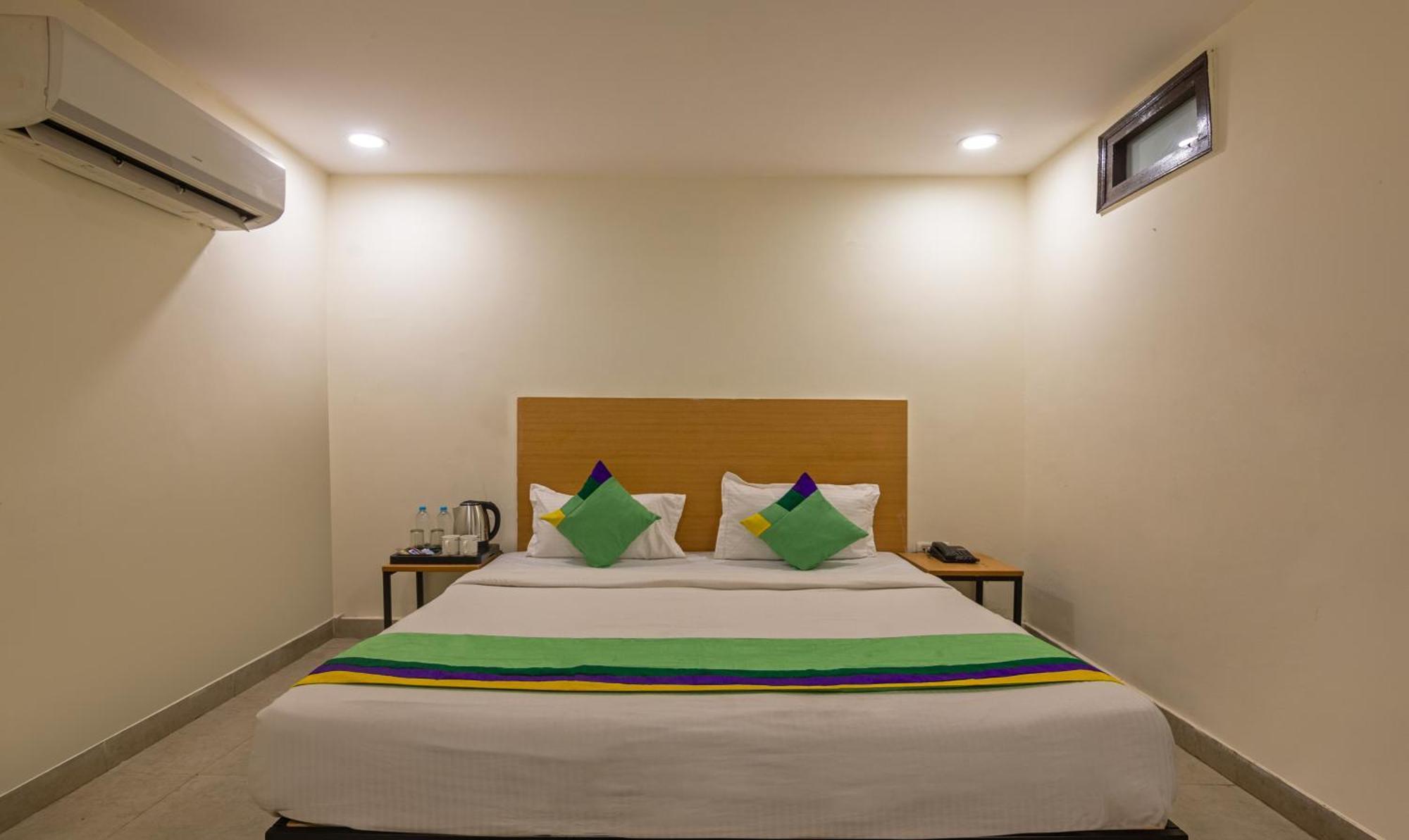 Treebo Royal Palace, New Delhi Exterior photo