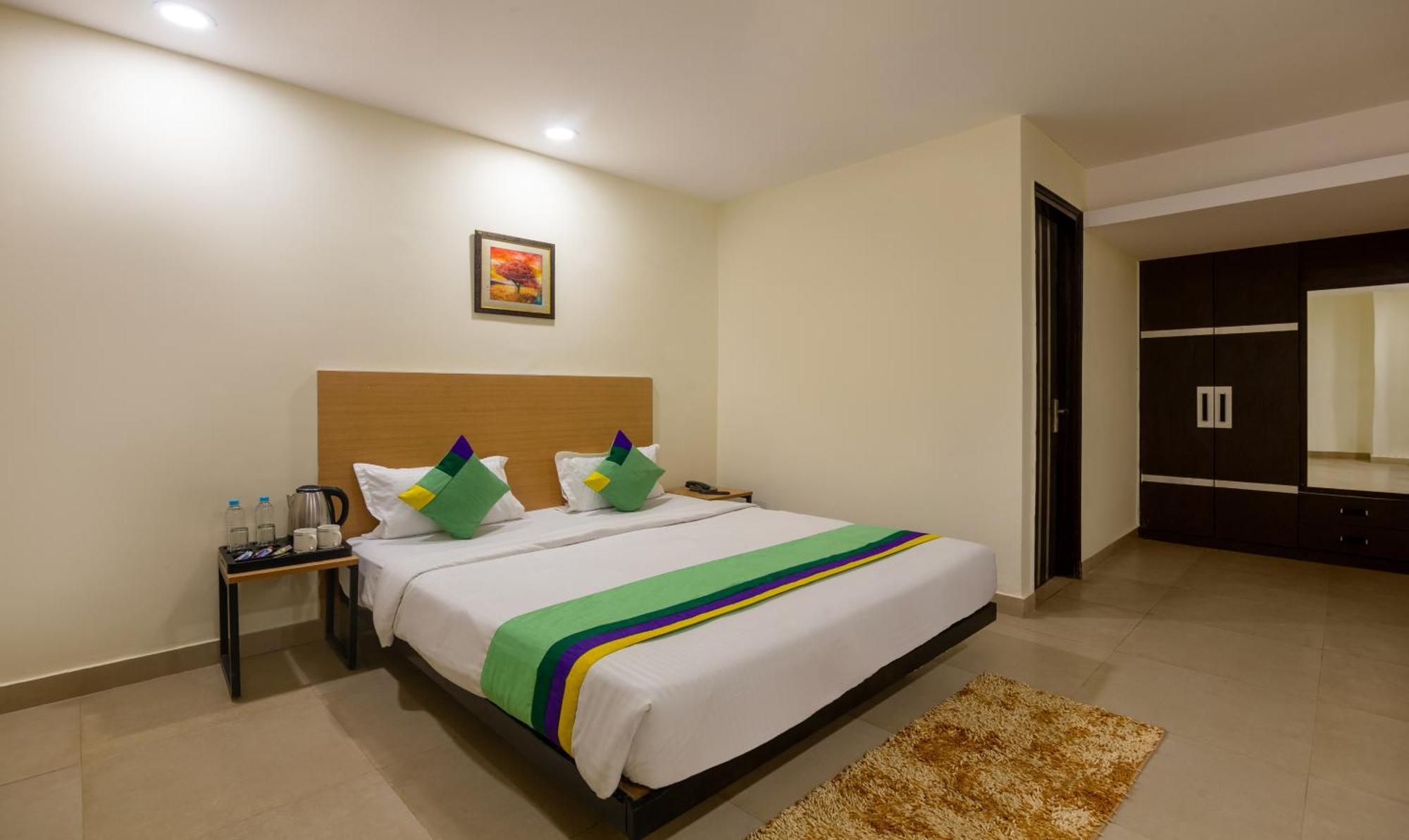 Treebo Royal Palace, New Delhi Exterior photo