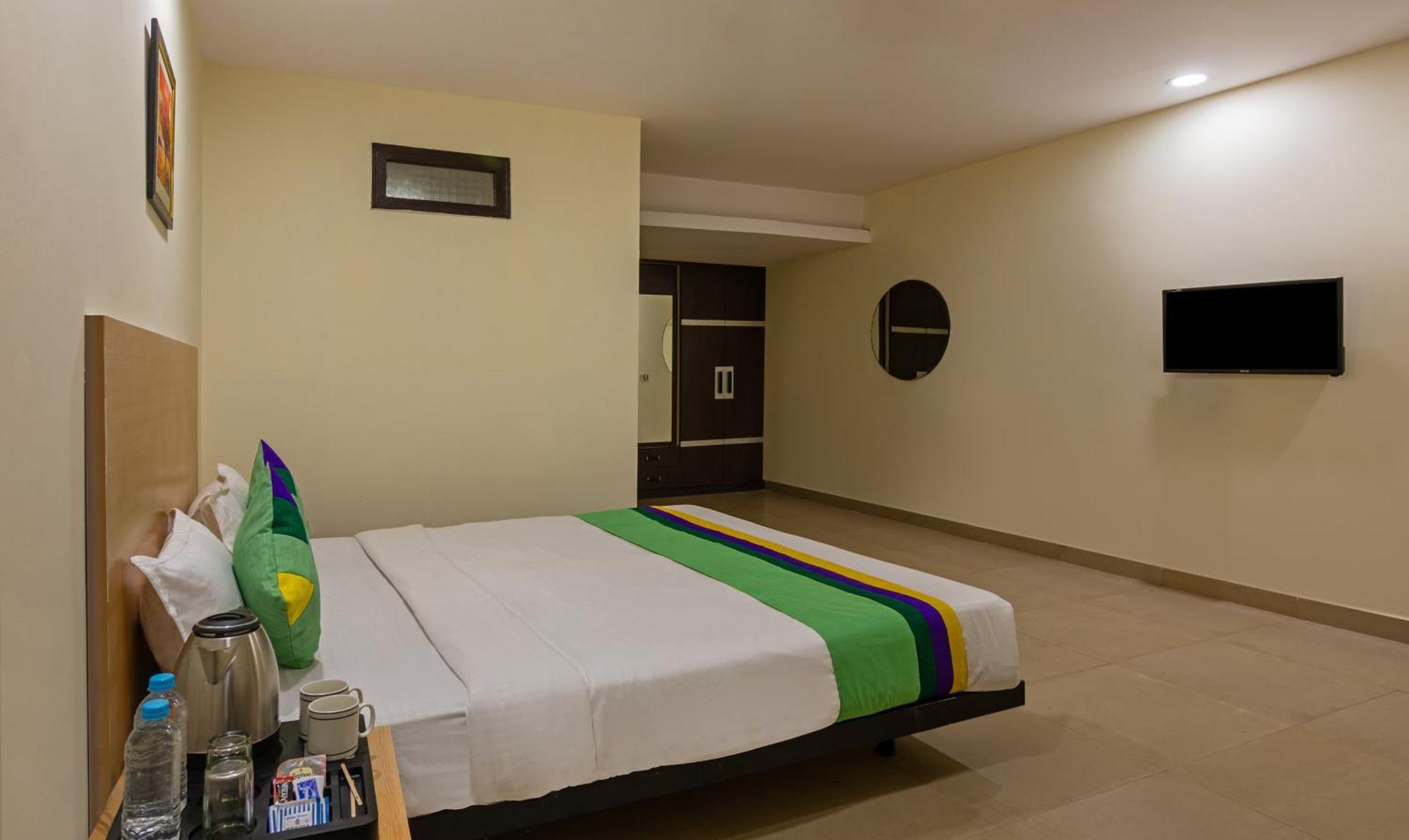 Treebo Royal Palace, New Delhi Exterior photo
